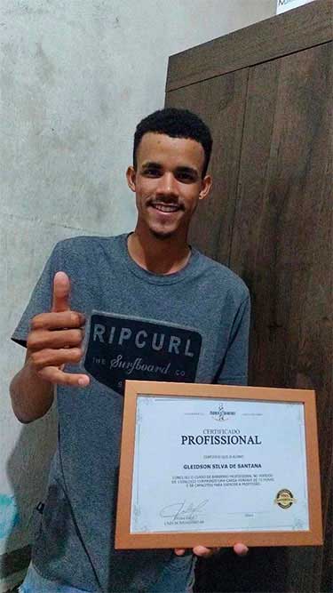 Aluno Curso de Barbeiro Profissional